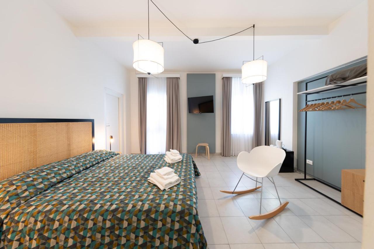Via Siena 4 - Suites & Rooms Marina di Cecina Exterior photo